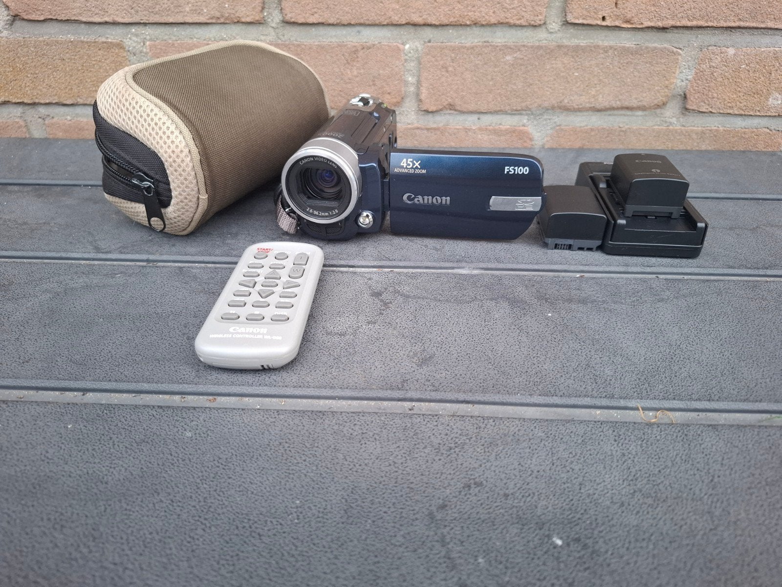 Retro Canon FS100 Camcorder Set – Perfect voor de Y2K / 90s, Ophalen of Verzenden