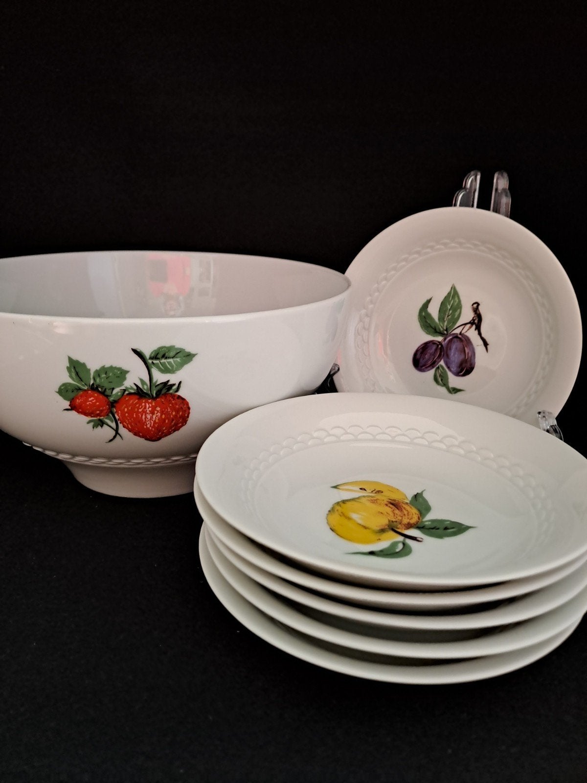 Wit porseleinen schalenset met fruitdecor, Hutschenreuther, Ophalen of Verzenden, Porselein, Overige stijlen, Schaal of Schalen
