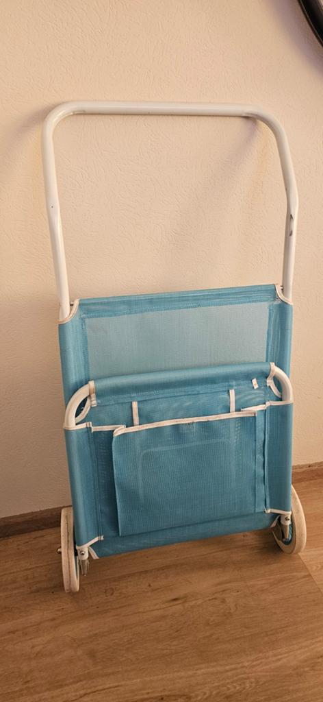 Strandstoel/bedje met verstelbare rugleuning en wielen, Tuin en Terras, Ligbedden, Ophalen, Gebruikt, Textileen, Verstelbaar