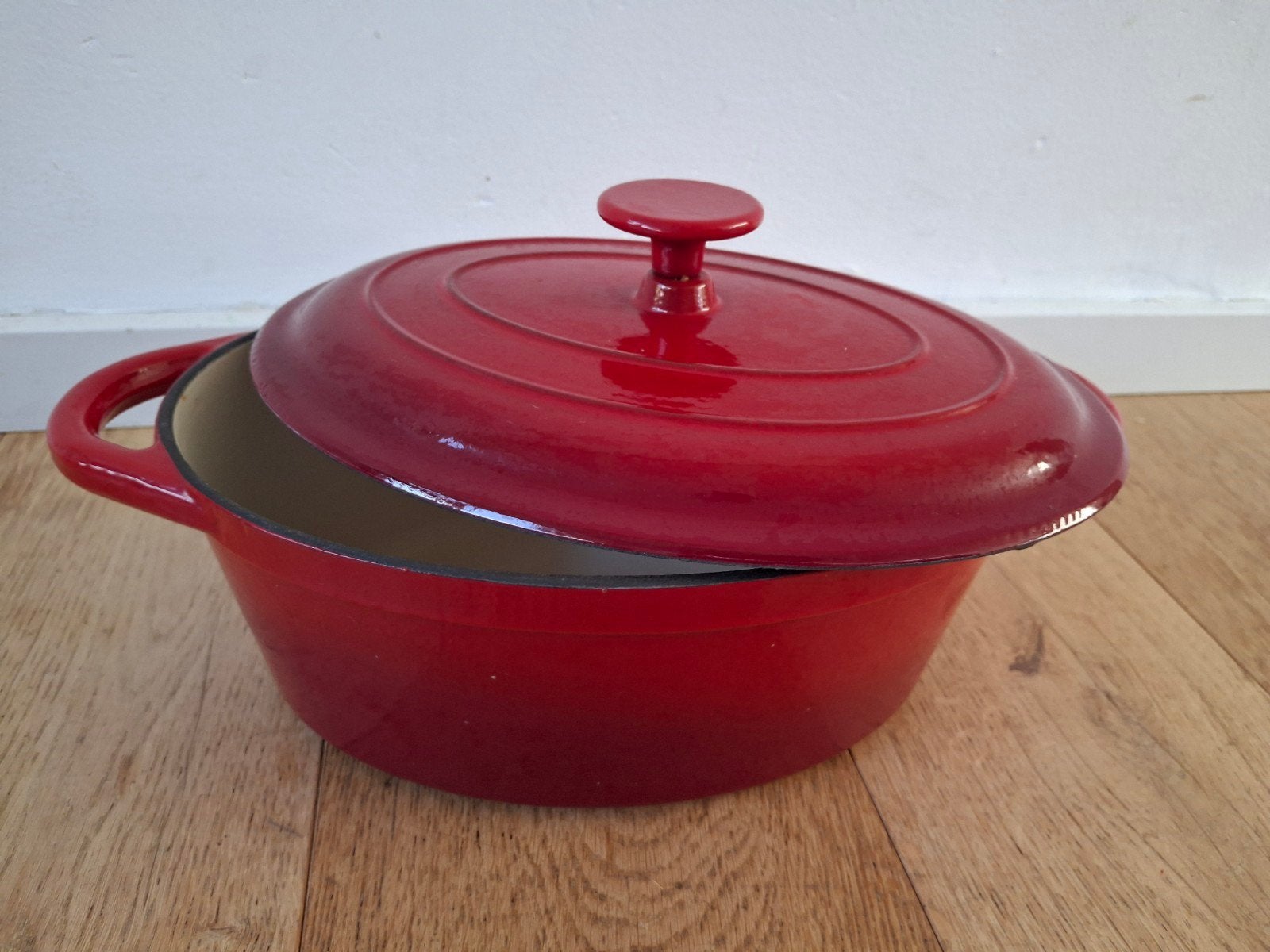 Ernesto Gietijzeren Braadpan Rood - nieuwe staat, Huis en Inrichting, Keuken | Potten en Pannen, Gietijzer, Ophalen of Verzenden