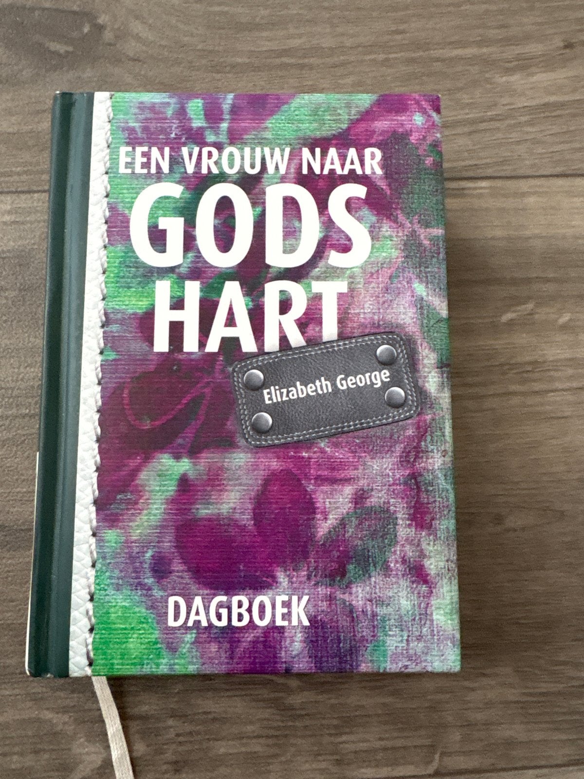 Een Vrouw naar Gods Hart - Dagboek Elizabeth George, Ophalen of Verzenden, Zo goed als nieuw, Christendom | Protestants