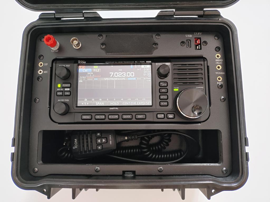 Chelegance JCase705 (nieuw) POTA SOTA IOTA etc., Ophalen of Verzenden, Nieuw, Zender en Ontvanger