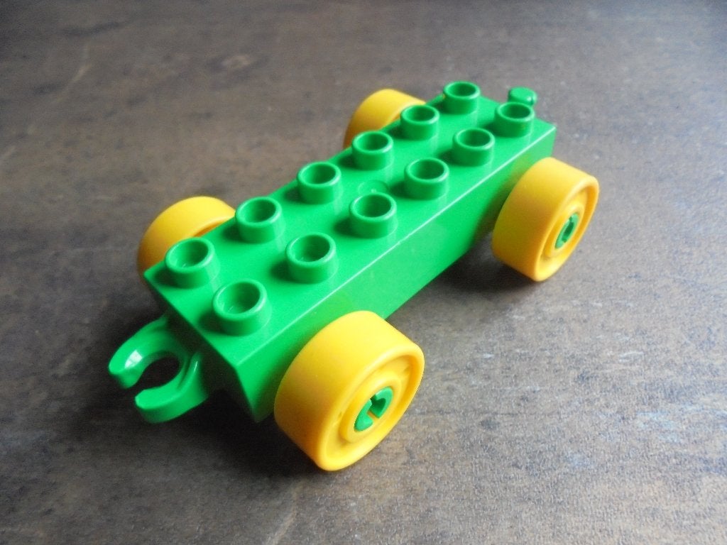 Lego Duplo Car Base 2x6 with Fake Bolts (zie foto's) 13, Ophalen of Verzenden, Gebruikt, Losse stenen, Duplo
