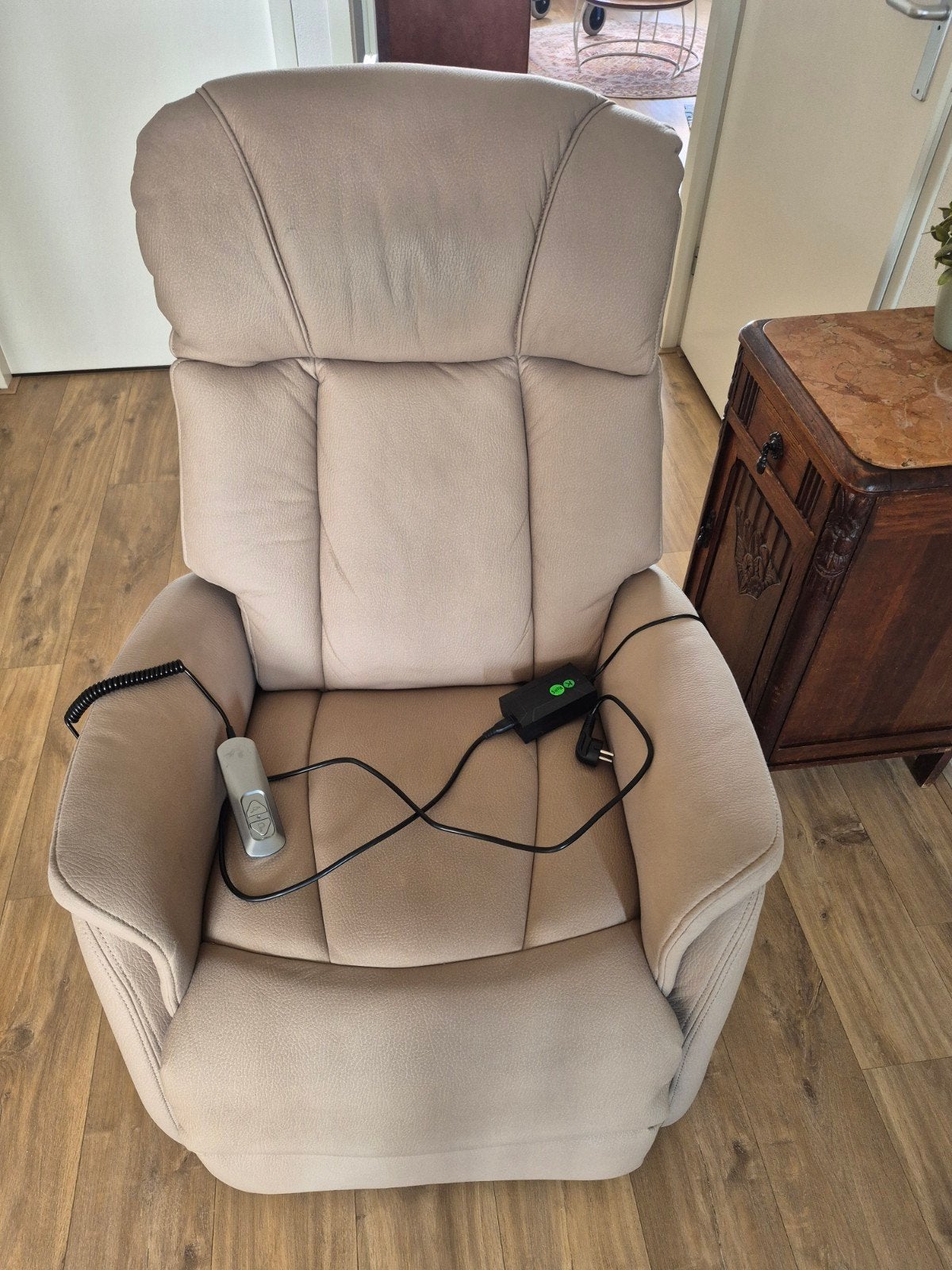Sta op stoel / fauteuil, Huis en Inrichting, Fauteuils, Ophalen, Zo goed als nieuw, 75 tot 100 cm, 50 tot 75 cm