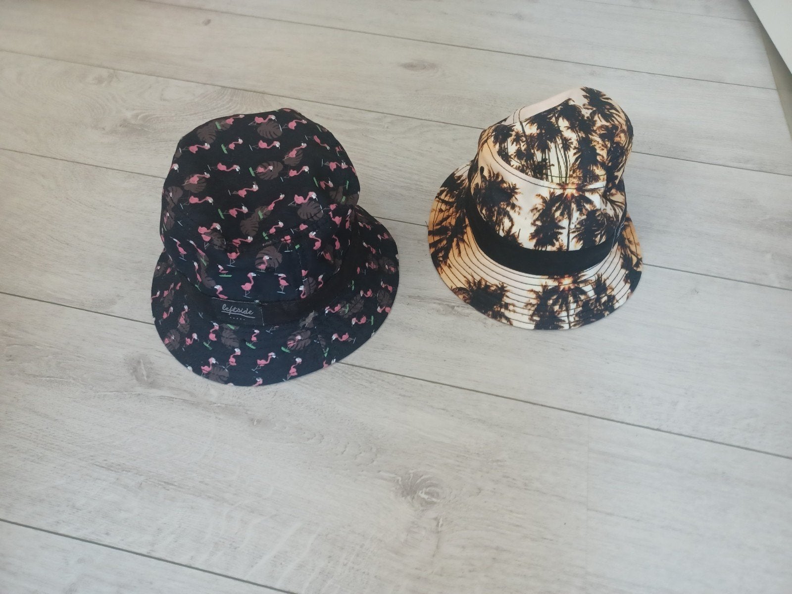 Set van 2 Bucket Hats: Flamingo en Palmbomen, Kleding | Dames, Hoeden en Petten, Hoed, One size fits all, Ophalen of Verzenden