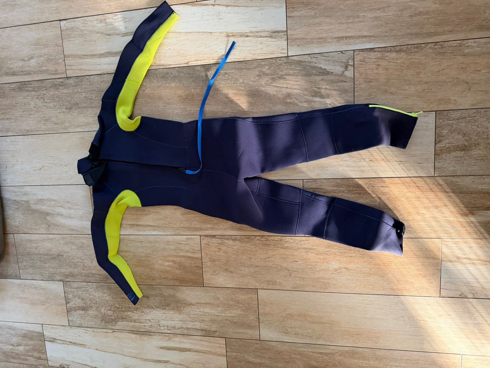 Wetsuit Decathlon kind 10-12 jaar, 1x gebruikt, Ophalen, Zo goed als nieuw, Kind, Wetsuit