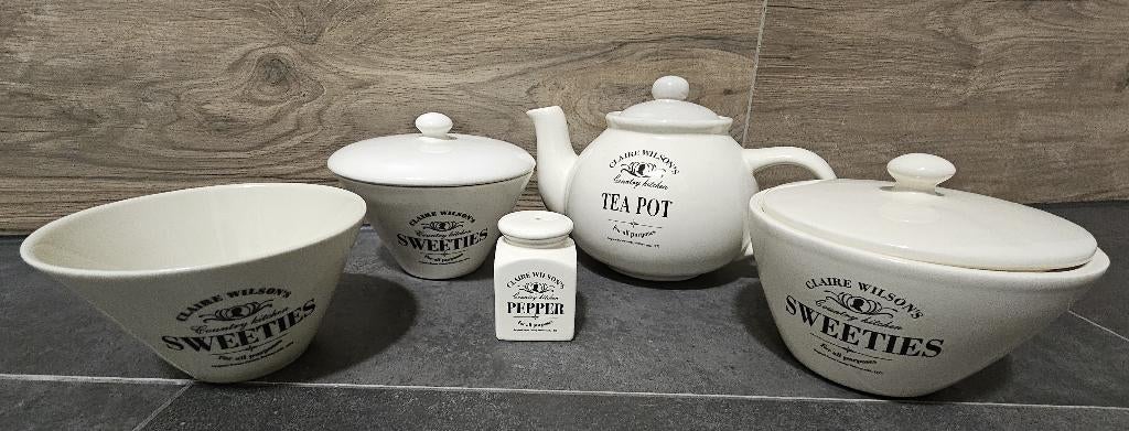 "CLAIRE WILSON'S" SERVIES, Gebruikt, Ophalen of Verzenden, Schaal of Schalen, Effen