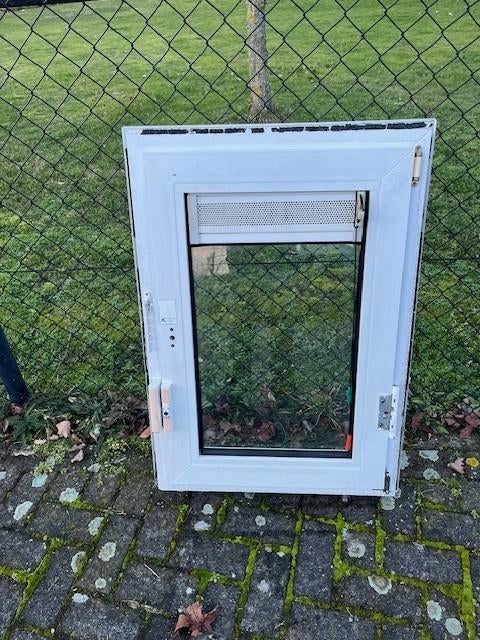 kunstof kozijnen, Doe-het-zelf en Verbouw, Kozijnen en Schuifpuien, Ophalen, Kunststof, Minder dan 75 cm, Raamkozijn