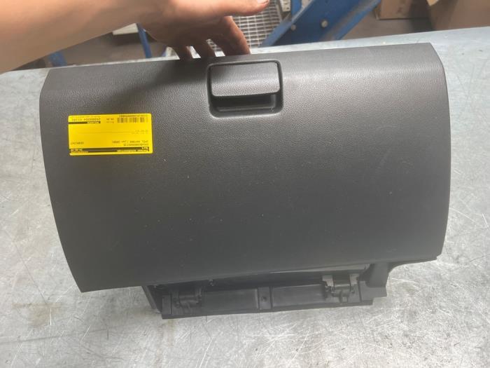 Dashboardkastje van een Opel Antara, Gebruikt, -, -, Opel
