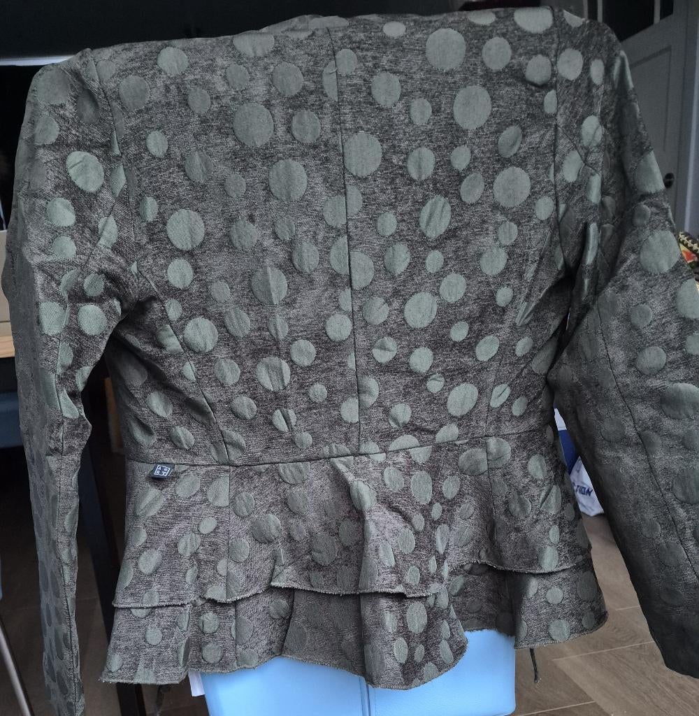 Groen stippenjasje xs A.R.T./ ART, Carnaval, Ophalen of Verzenden, Zo goed als nieuw, Kleding