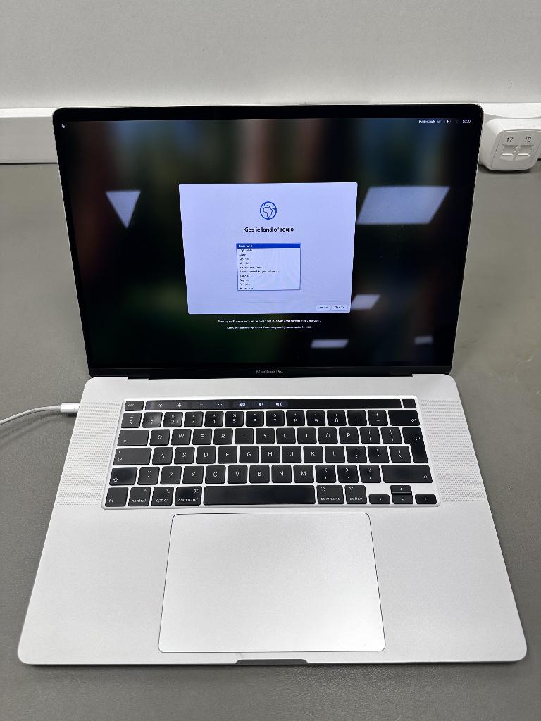 MacBook Pro 16" 2019 i7-6c 16GB RAM 2TB SSD NL 4GB R-Pro, MacBook Pro, 1 TB of meer, Gebruikt, 2 tot 3 Ghz