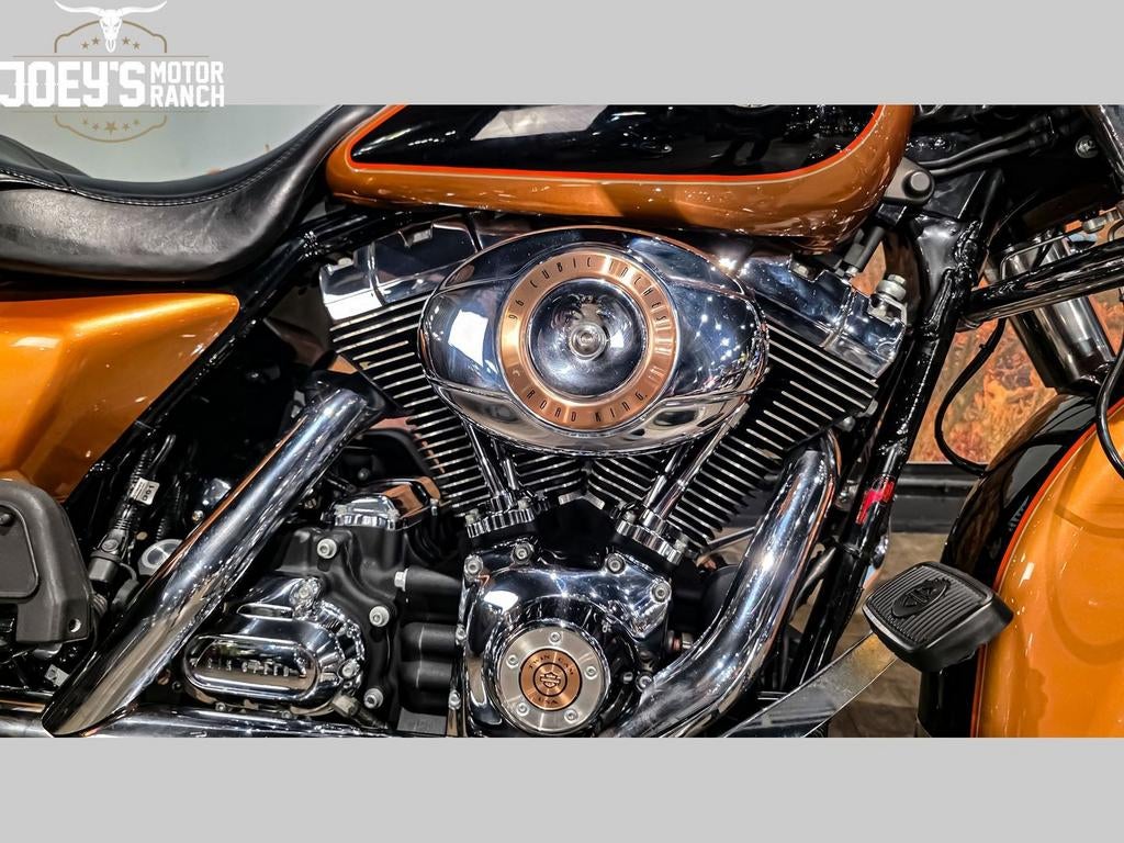 HARLEY-DAVIDSON ROAD KING CLASSIC FLHRC 105th ANNIVERSARY, Motoren, 2 cilinders, HARLEY-DAVIDSON, Motorrijbewijs A, Bedrijf