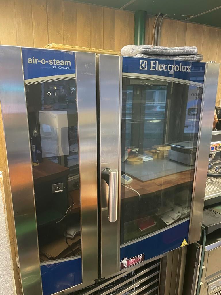 Electrolux Air-O-Steam Oven met Tafel, Witgoed en Apparatuur, Ovens, Ophalen of Verzenden, Gebruikt, Minder dan 45 cm