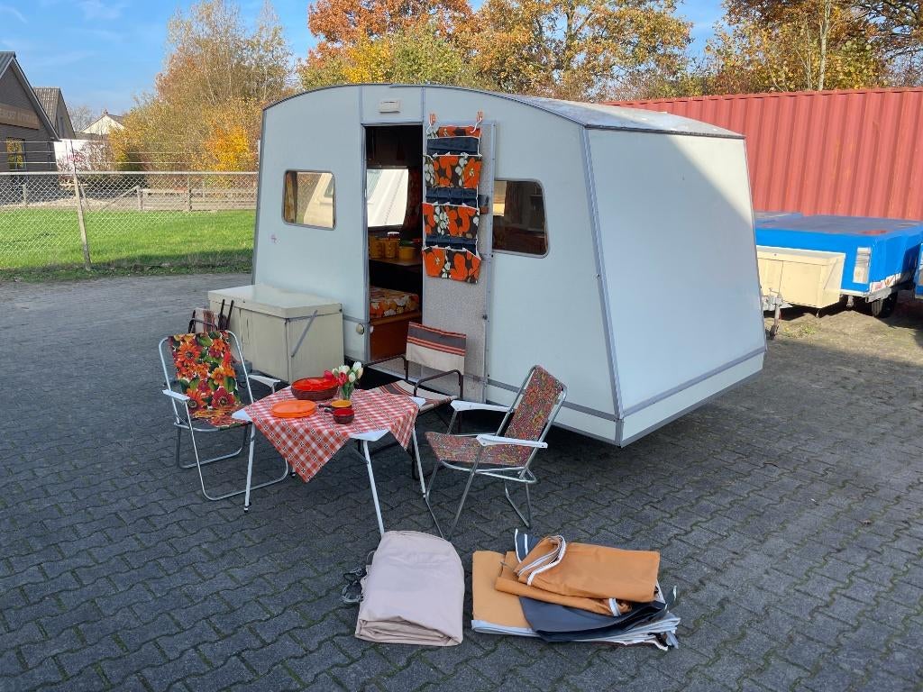 Grootste aanbod van Rapido klap- en hefdakcaravans in Europa, Caravans en Kamperen, Caravans, Standaardzit, 414 rue des Perrouins, 53101 MAYENNE, France