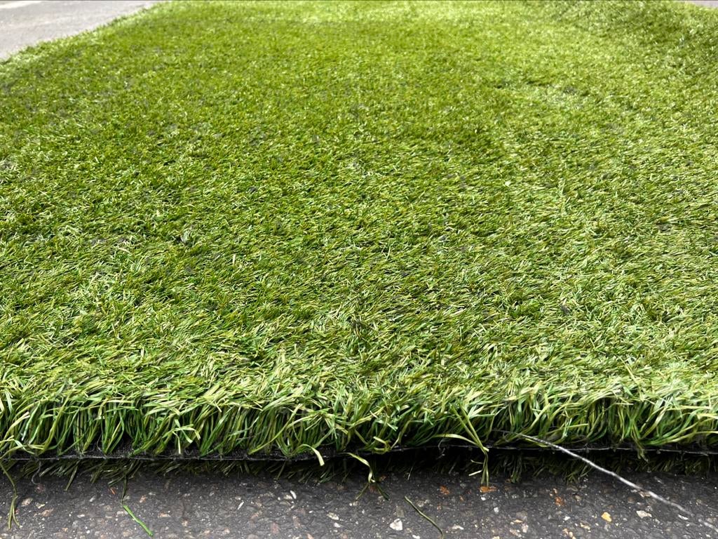 17.5m2 Kunstgras. Super Dik en Zacht! (3.5m x 5m) €140,-, Kunstgras, Stuntgras, Ophalen of Verzenden, Magazijnweg 14