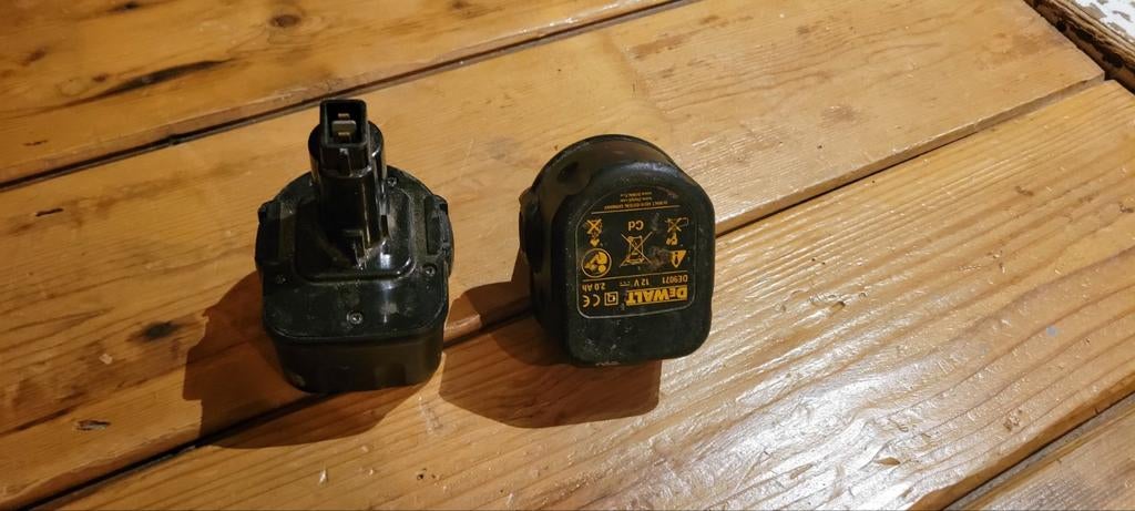 DeWalt oplader met 2 accu's, Ophalen of Verzenden, Boor- en Schroefmachine