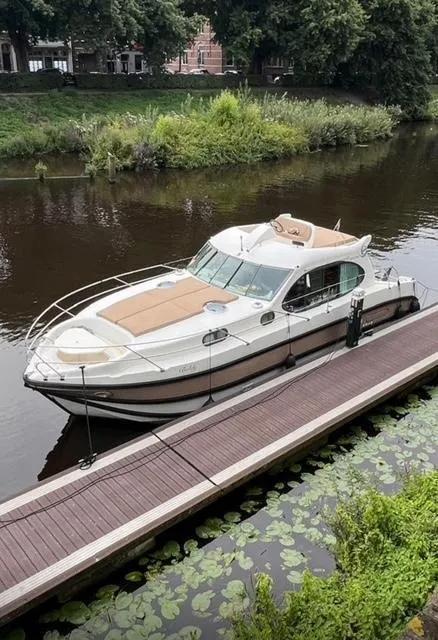 Luxe Motorboot te huur (voorjaarsperiode met veel korting)