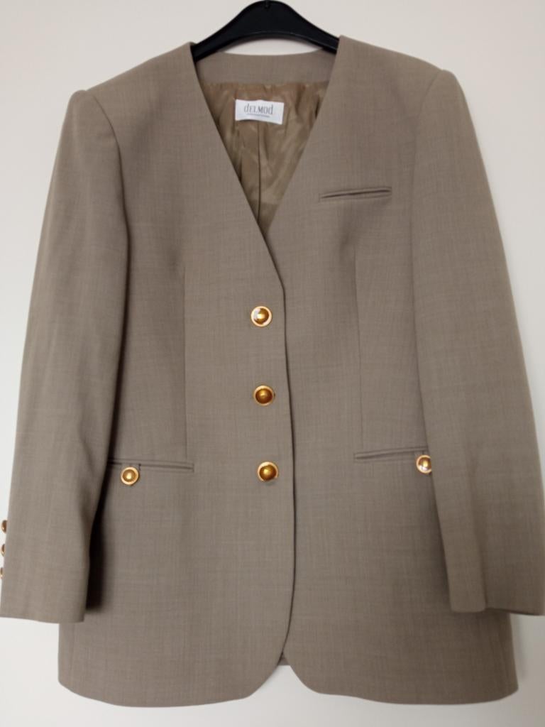 Delmod dames jasje Mt D38 USA 8 guilloche knopen nieuw, Kleding | Dames, Maat 38/40 (M), Beige, Delmod, Nieuw