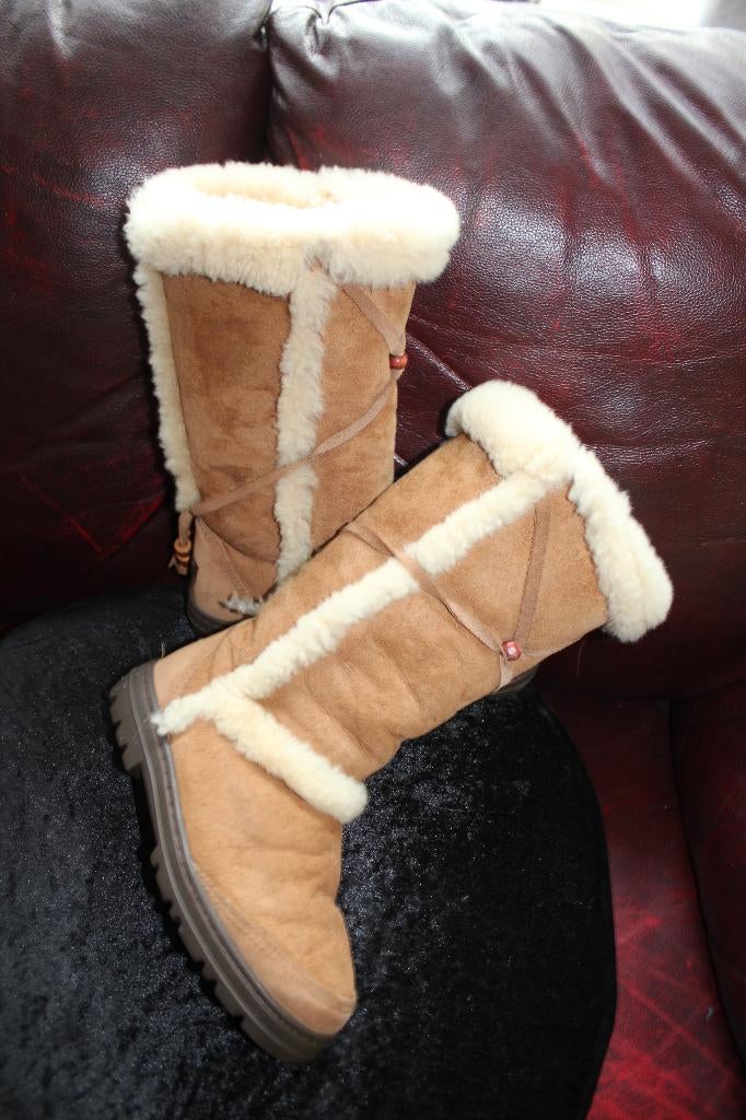 Ugg Nightfall maat 37 chestnut, Kleding | Dames, Schoenen, Hoge laarzen, UGG, Bruin, Ophalen of Verzenden
