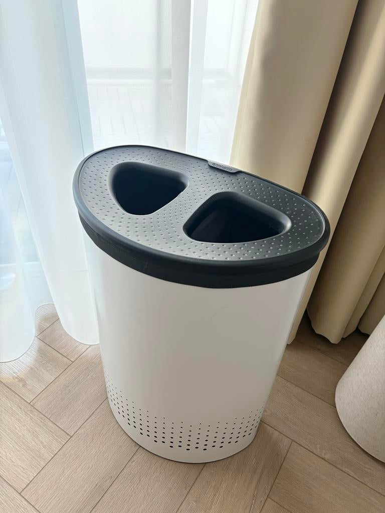 Brabantia Wasbox 55 Liter Wit met 2 Compartimenten, Ophalen, Kunststof, 50 tot 75 cm, 40 liter of meer