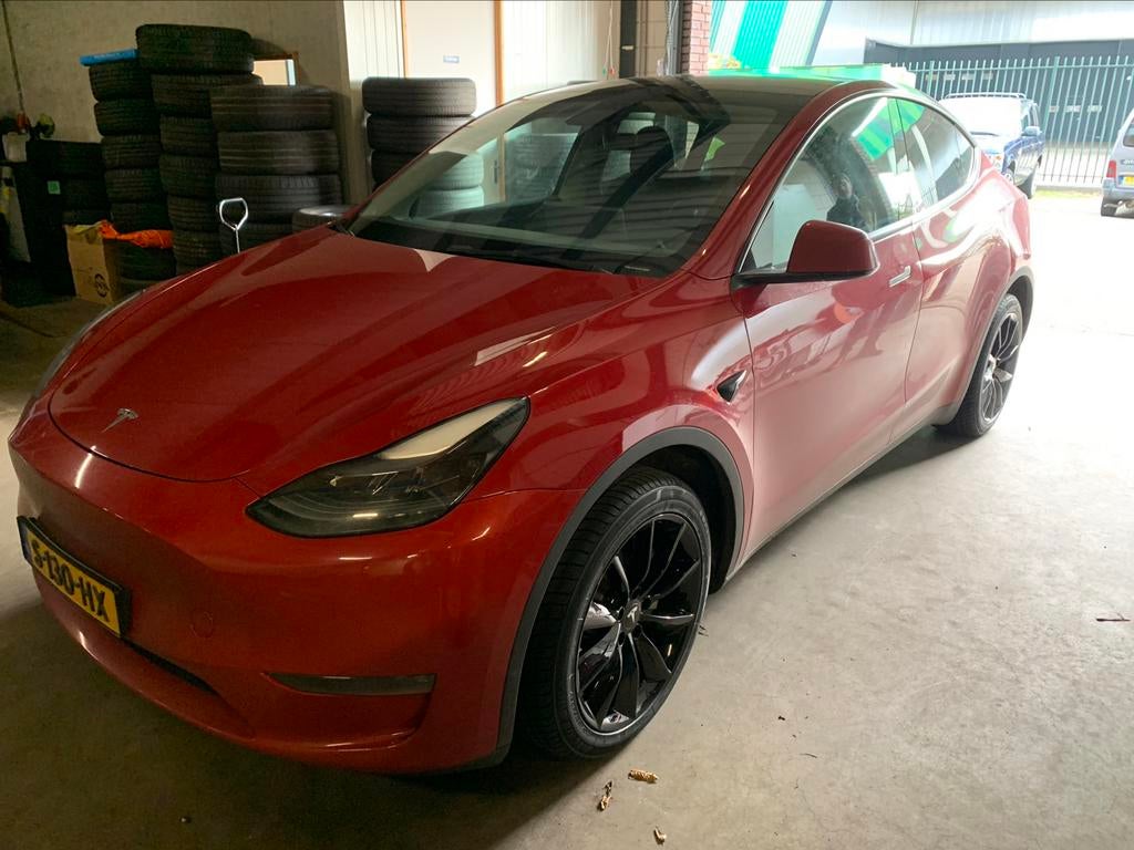 Foto 8 van NIEUWE TESLA MODEL Y 3 VELGEN + BANDEN 245 45 R19 TPMS