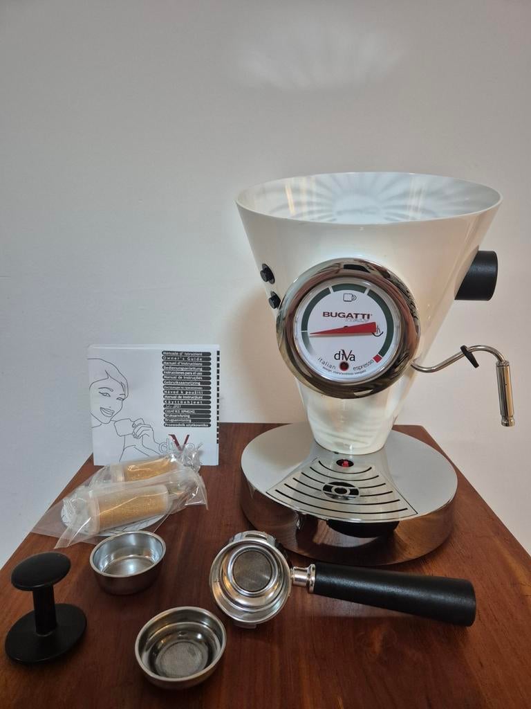 Bugatti Diva Espresso + Garantie en Onderhoud, Witgoed en Apparatuur, Koffiezetapparaten, Zo goed als nieuw, Gemalen koffie, Espresso apparaat