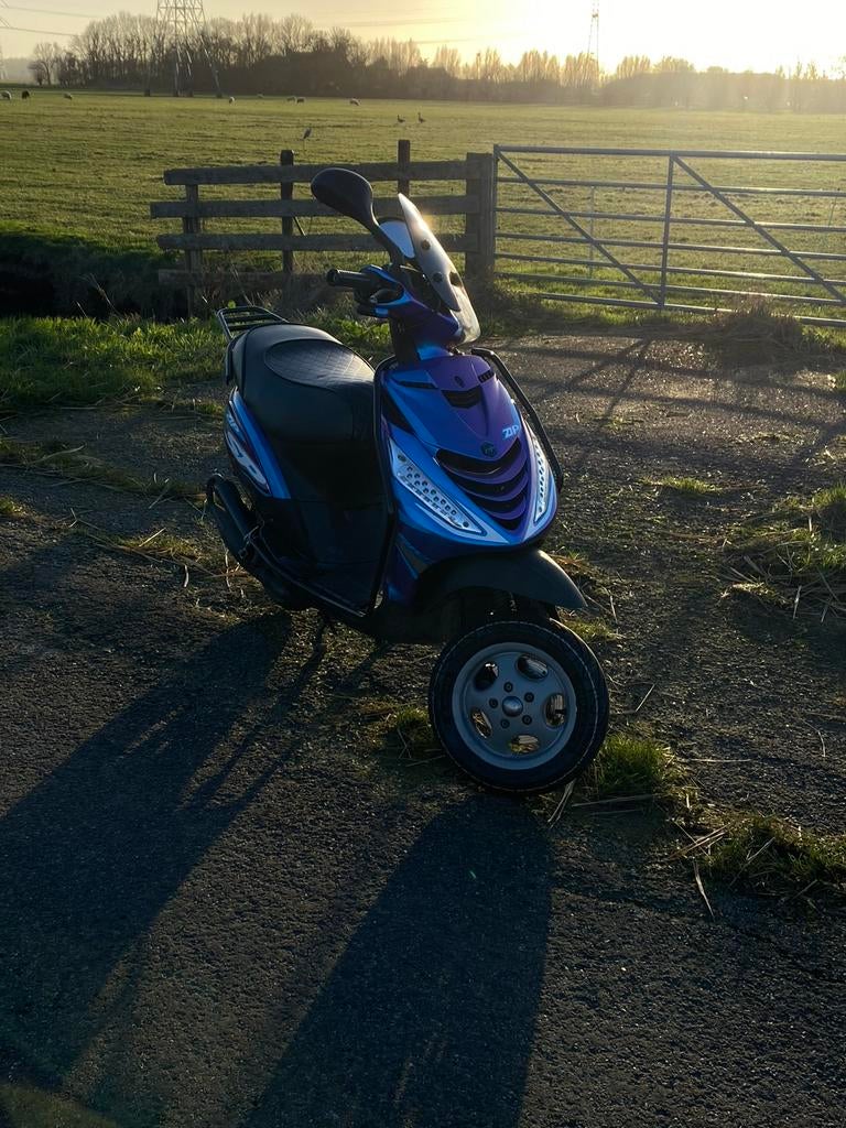 Zip 70cc 2takt tekoop, Fietsen en Brommers, Scooters | Piaggio, Ophalen, Zo goed als nieuw, Tweetakt, Zip