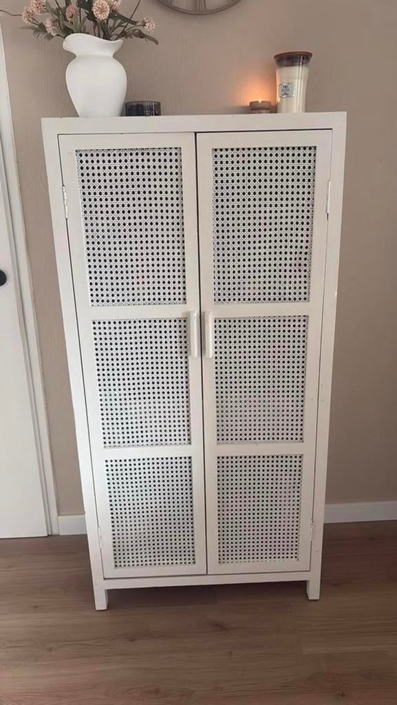 Webbing kast wit, Ophalen, Met deur(en), 100 tot 150 cm, Zo goed als nieuw