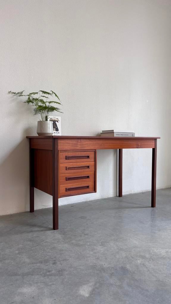 VINTAGE | DEENS DESIGN | DRESSOIR | LADEKAST | STOEL | LAMP, Ophalen, Gebruikt, Vintage Deens, 50 tot 100 cm