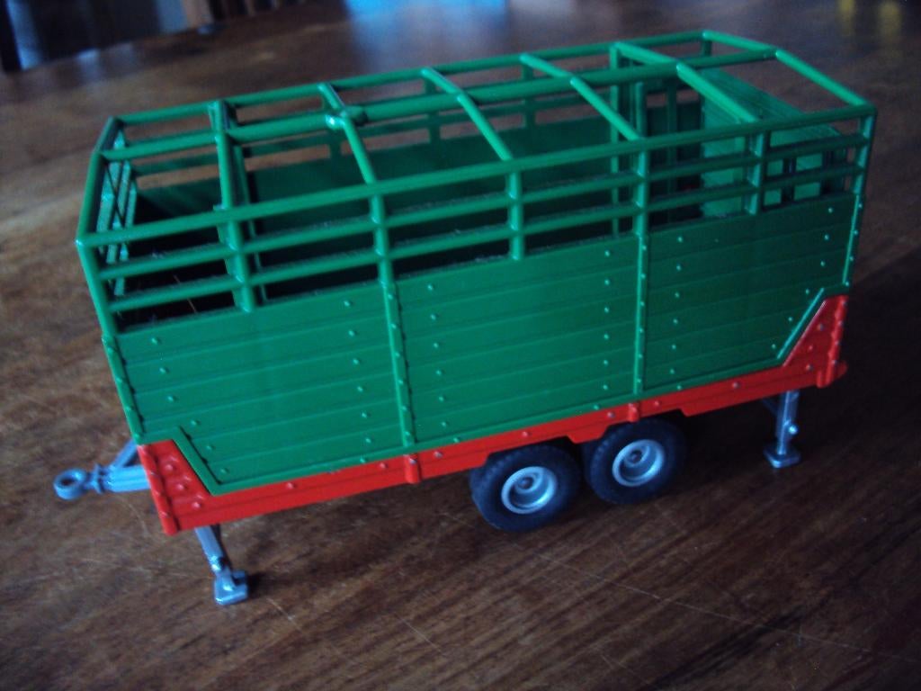 Siku veewagen groen met rood 1:32, Ophalen of Verzenden, Zo goed als nieuw, Tractor of Landbouw, SIKU