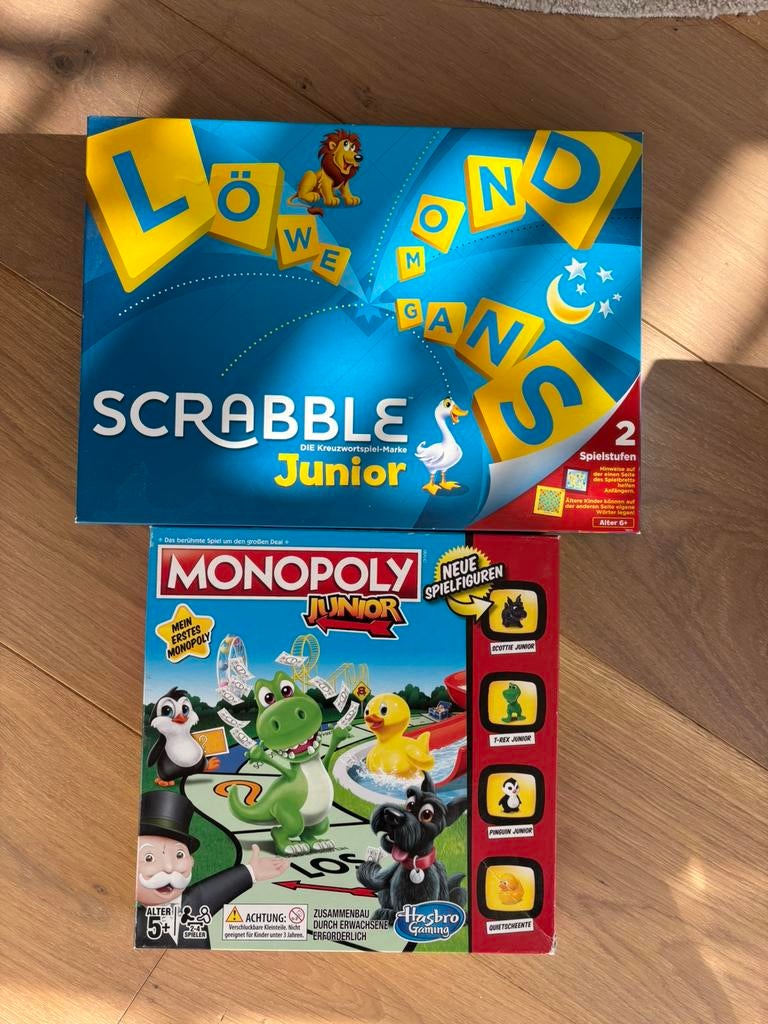 (German) - Books / Monopoly Junior & Scrabble Junior, Drie of vier spelers, Ophalen, Gebruikt