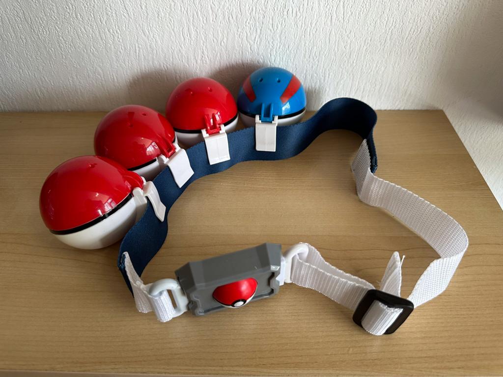 Tomy Pokémon riem + Pokeballen zonder figuurtje, Verzamelen, Ophalen of Verzenden, Zo goed als nieuw