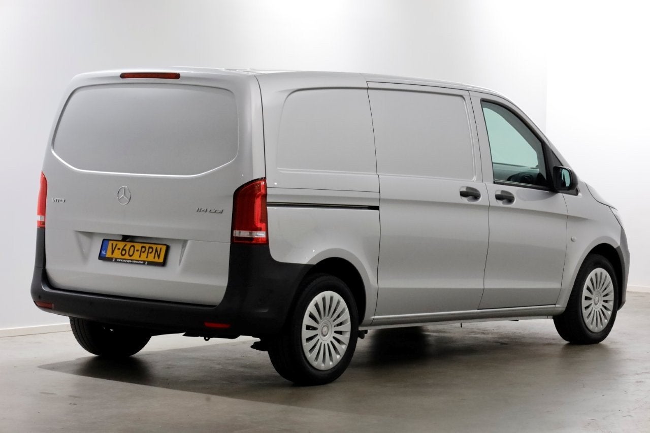 Mercedes-Benz Vito 114 CDI 136pk Compact 9G Automaat 2x Schu, Auto's, Dealer onderhouden, Gebruikt, Euro 6, 4 cilinders