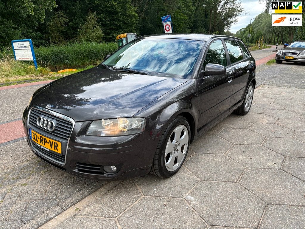 Audi A3 Sportback 2.0 FSI Ambition + TREKHAAK!, Voorwielaandrijving, Stof, Gebruikt, 4 cilinders