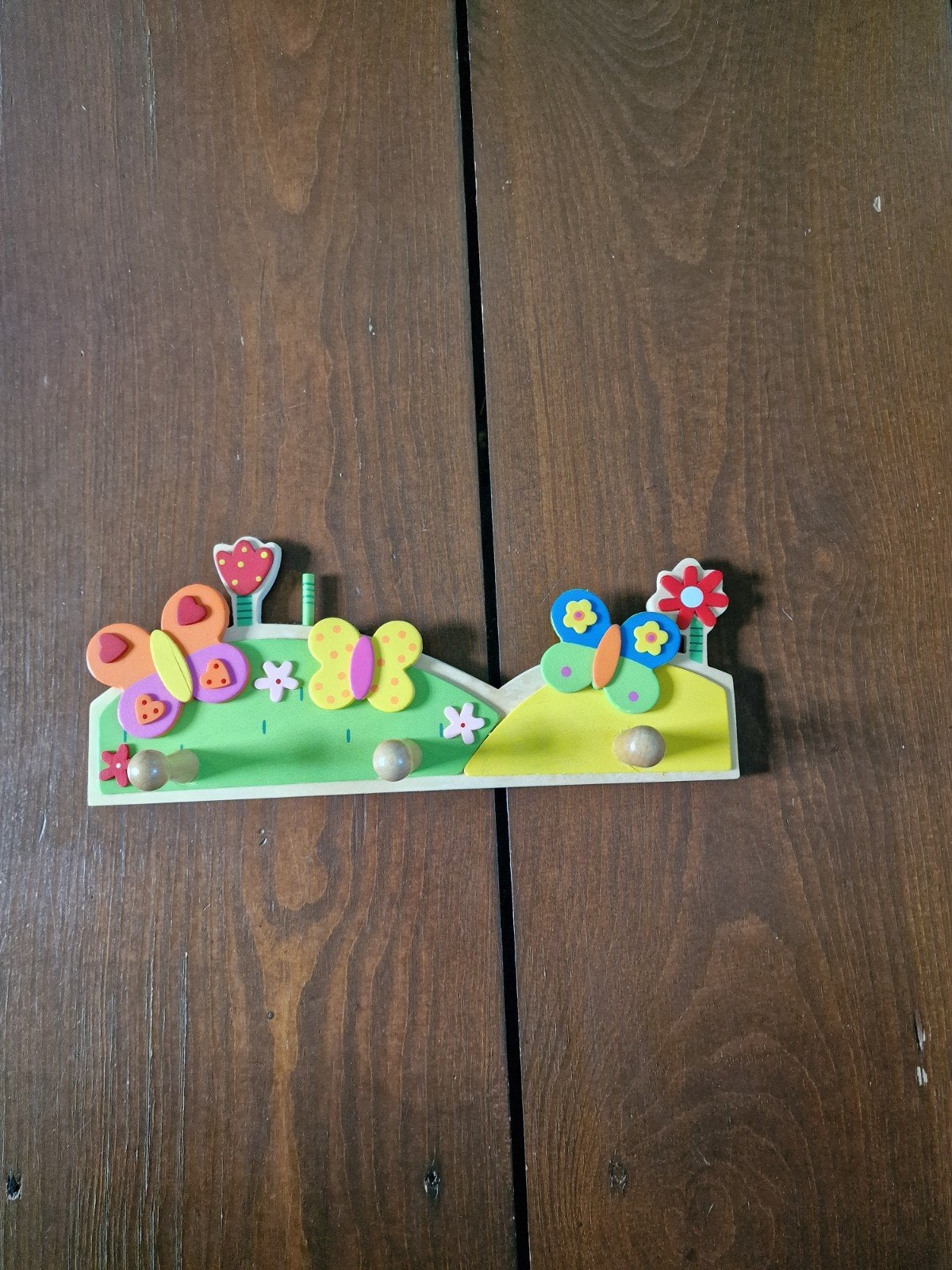 Vrolijke kinder kapstok met vlinders en bloemen, Gebruikt, Ophalen of Verzenden, Minder dan 100 cm, Kinderkapstok