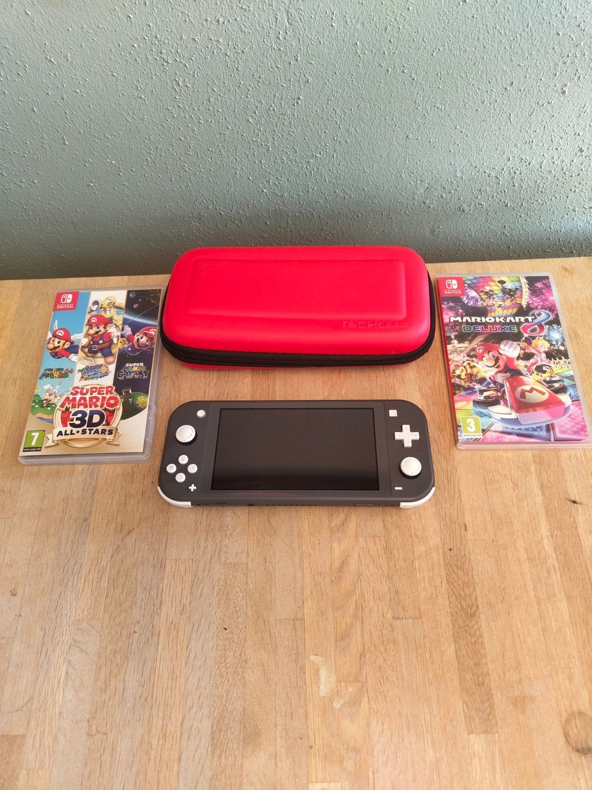 Nintendo Switch Lite Grijs + Mario Kart 8 + 3D All-Stars, Ophalen, Grijs, Zo goed als nieuw