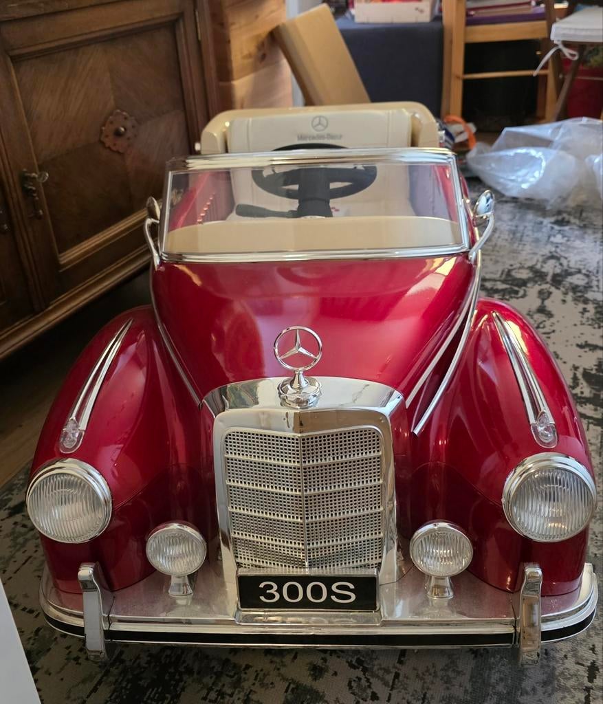 Mercedes-Benz 300S Elektrische Kinderauto Rood, Ophalen, Zo goed als nieuw