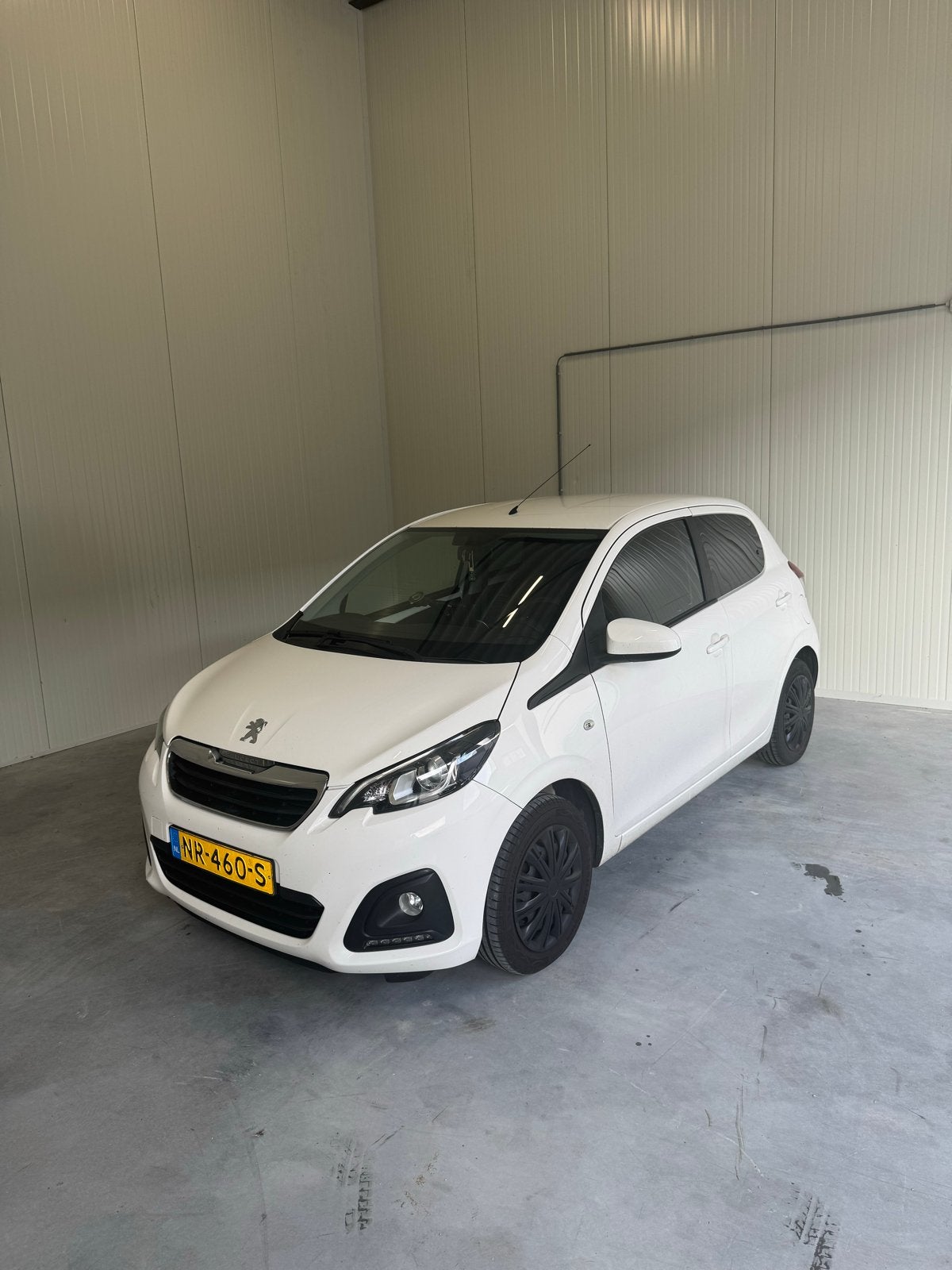 Peugeot 108 1.0 12V E-vti 51KW 5DR 2017 Wit, Auto's, Voorwielaandrijving, 4 stoelen, Wit, Origineel Nederlands