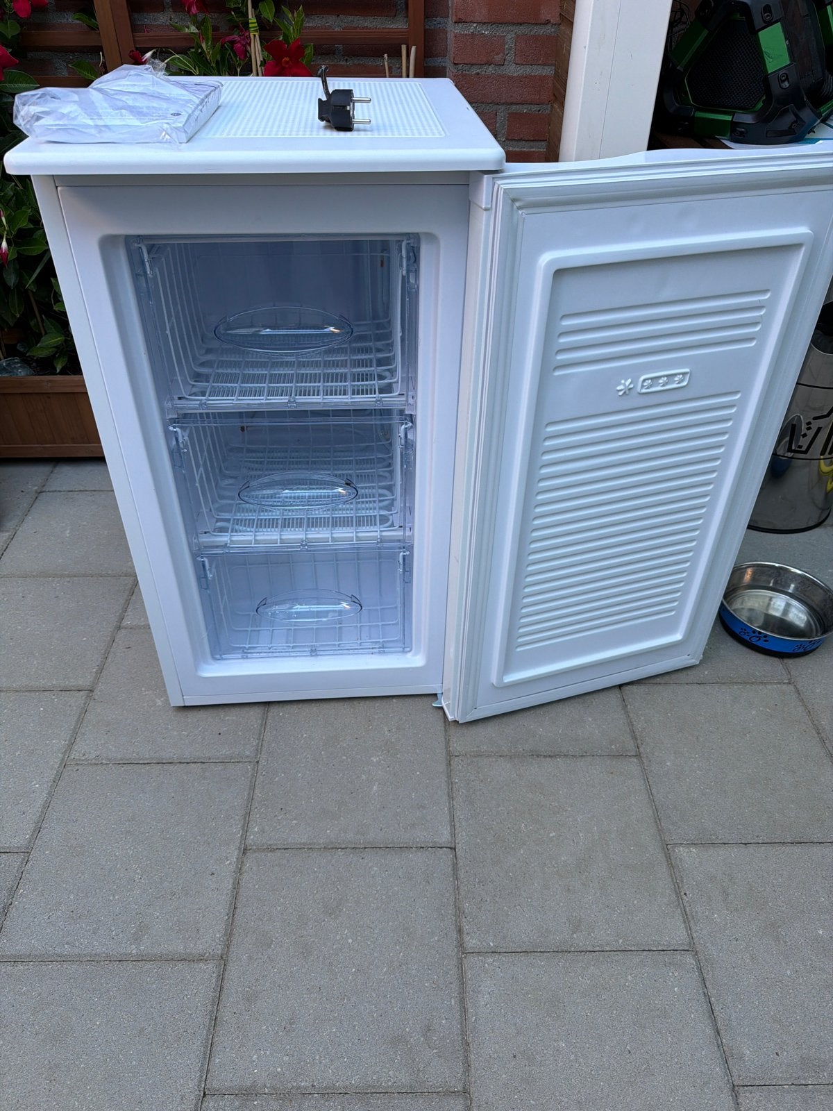 Compacte vriezer met 3 lades - Zo goed als nieuw, Witgoed en Apparatuur, Koelkasten en IJskasten, 75 tot 100 liter, Met aparte vriezer