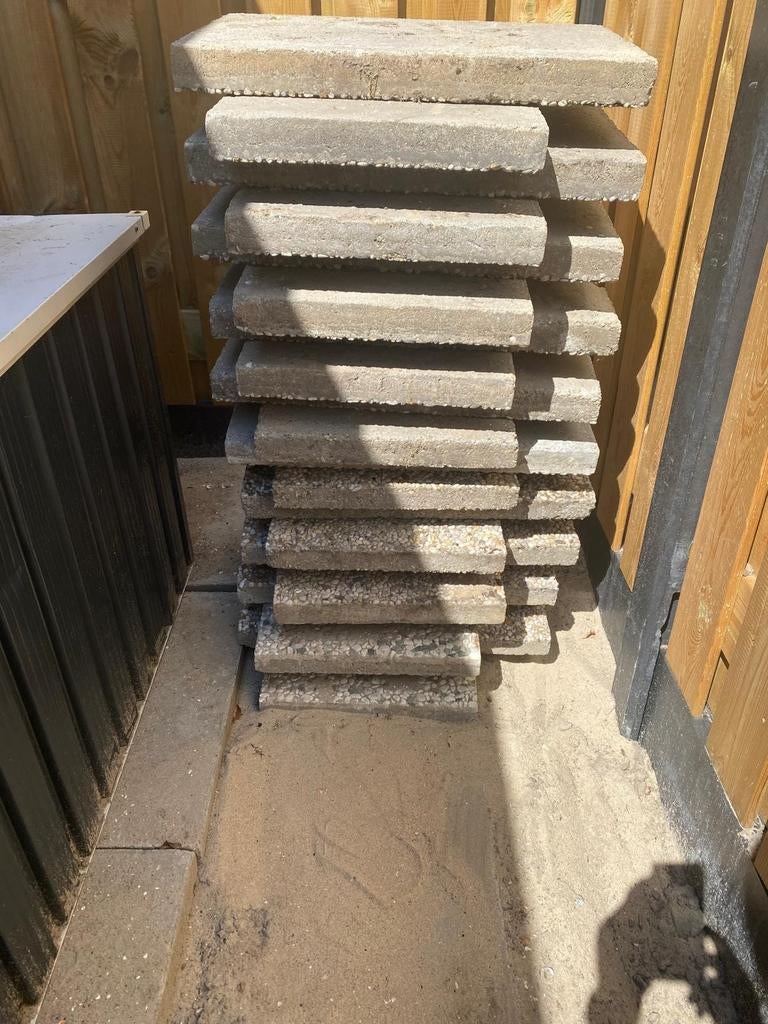 Gratis 31 grindtegels 60x40, Ophalen, Gebruikt, Overige materialen
