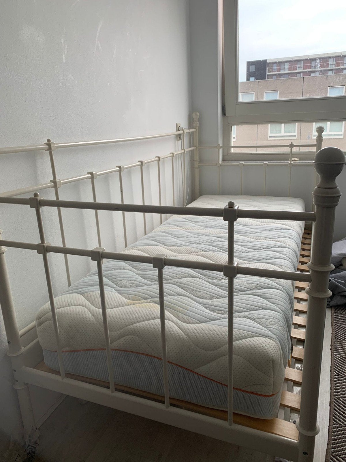 Ikea bed, wit, metaal, met lattenbodem, Ophalen