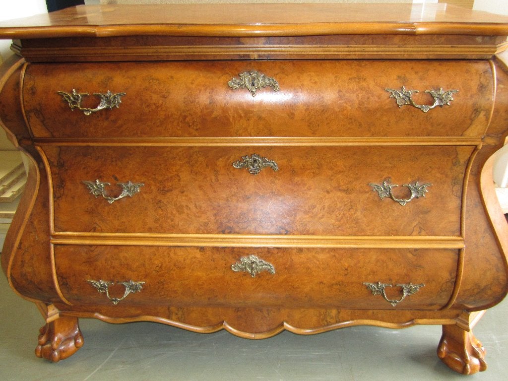 Antieke commode met 3 laden en sierlijke handgrepen, Antiek en Kunst, Antiek | Meubels | Kasten, Ophalen