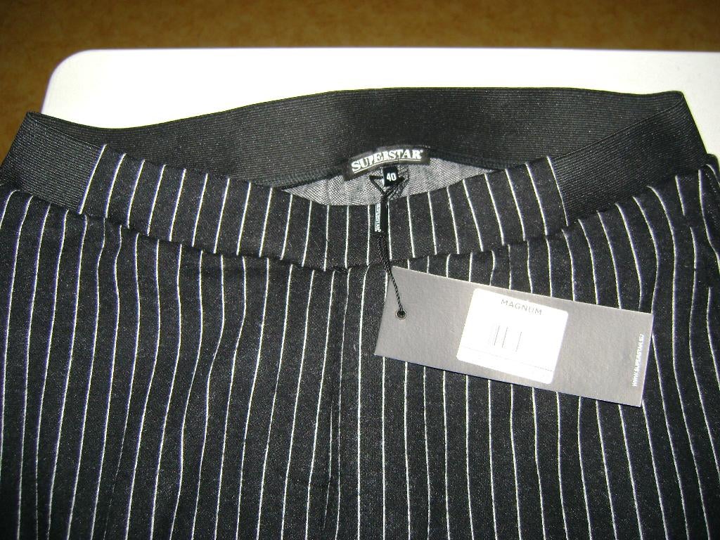 nieuw in verpak zwarte gestreepte pantalon mt40 elastische b, Maat 38/40 (M), Zwart, Nieuw, Ophalen of Verzenden