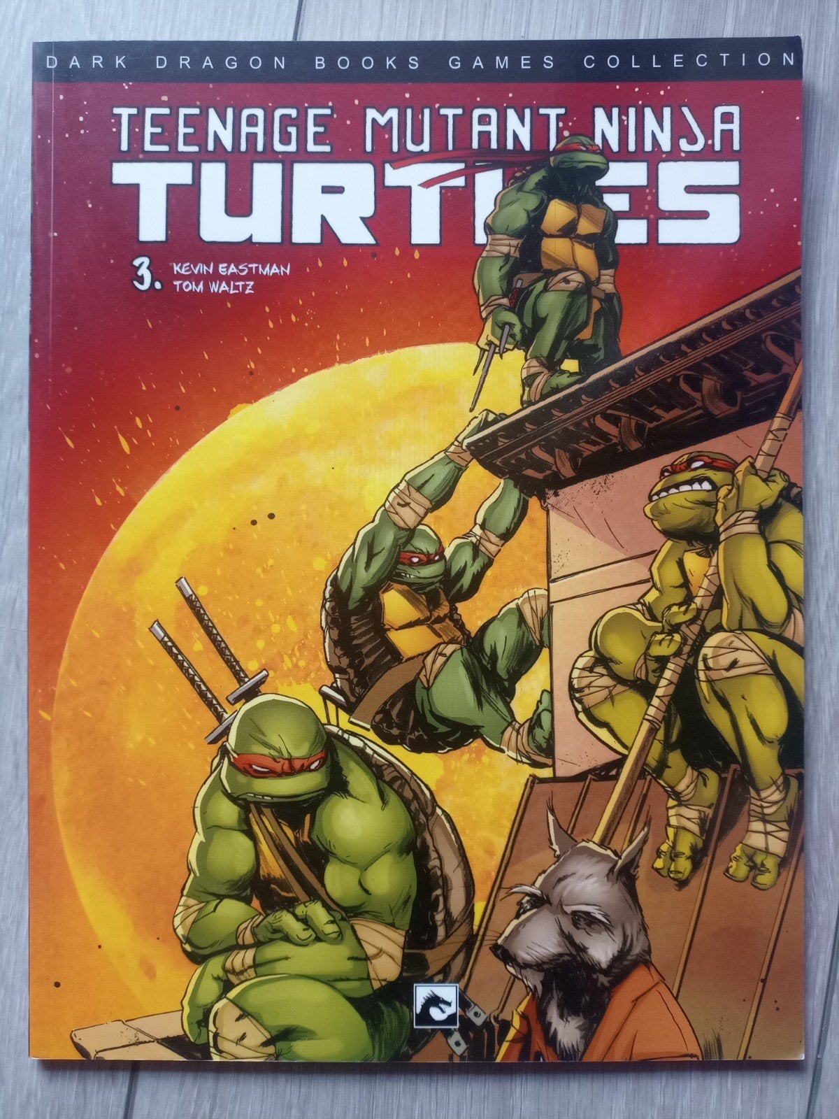 Teenage mutant ninja turtles 3, Boeken, Amerika, Kevin Eastman, Ophalen, Gelezen