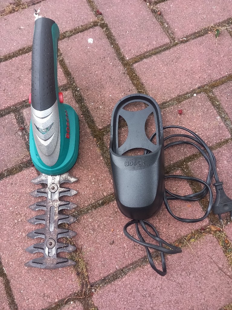 Bosch accu buxusschaar, Ophalen of Verzenden, Gebruikt, Minder dan 20 mm, Robert Bosch Power Tools GmbH