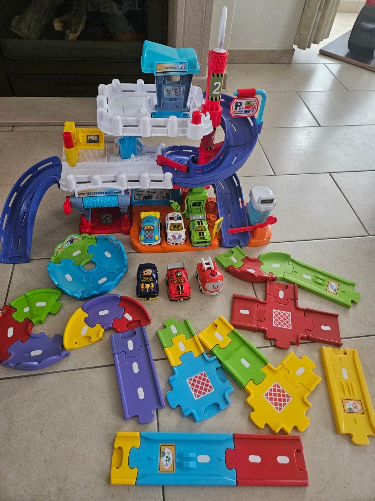 Vtech Toet Toet autos garage, Kinderen en Baby's, Ophalen, Gebruikt, 2 tot 4 jaar