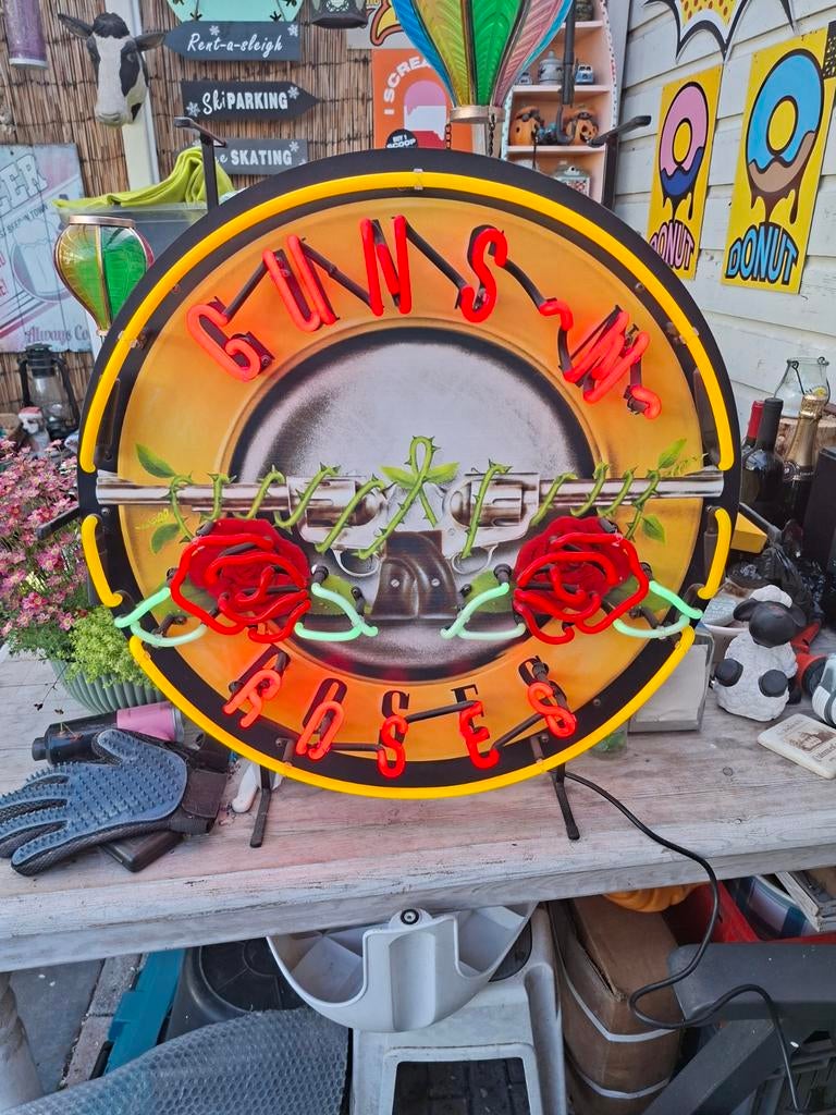 Neon verlichting van Guns n' Roses, Ophalen, Gebruikt