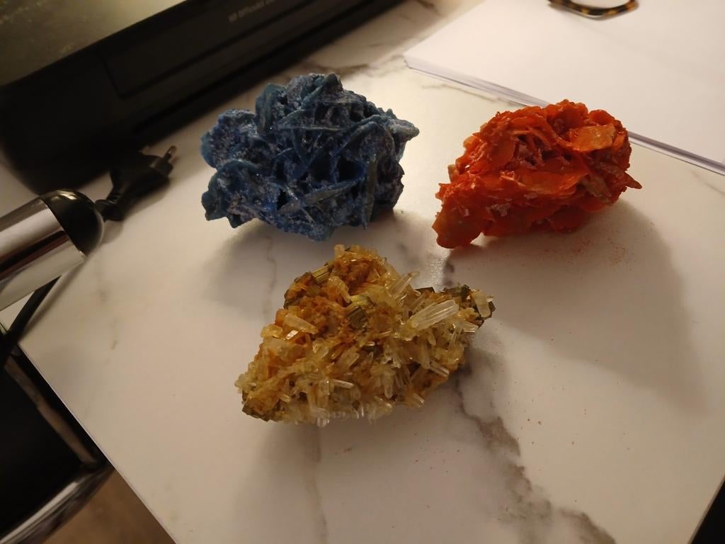 Set van 3 uniek  mineralen: Azuriet, Oranje Calciet & Kwarts, Ophalen of Verzenden