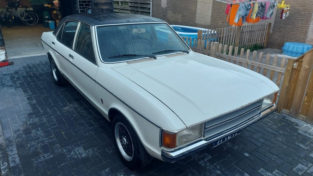 te koop ford granada, Achterwielaandrijving, Zwart, 2300 cc, Leder
