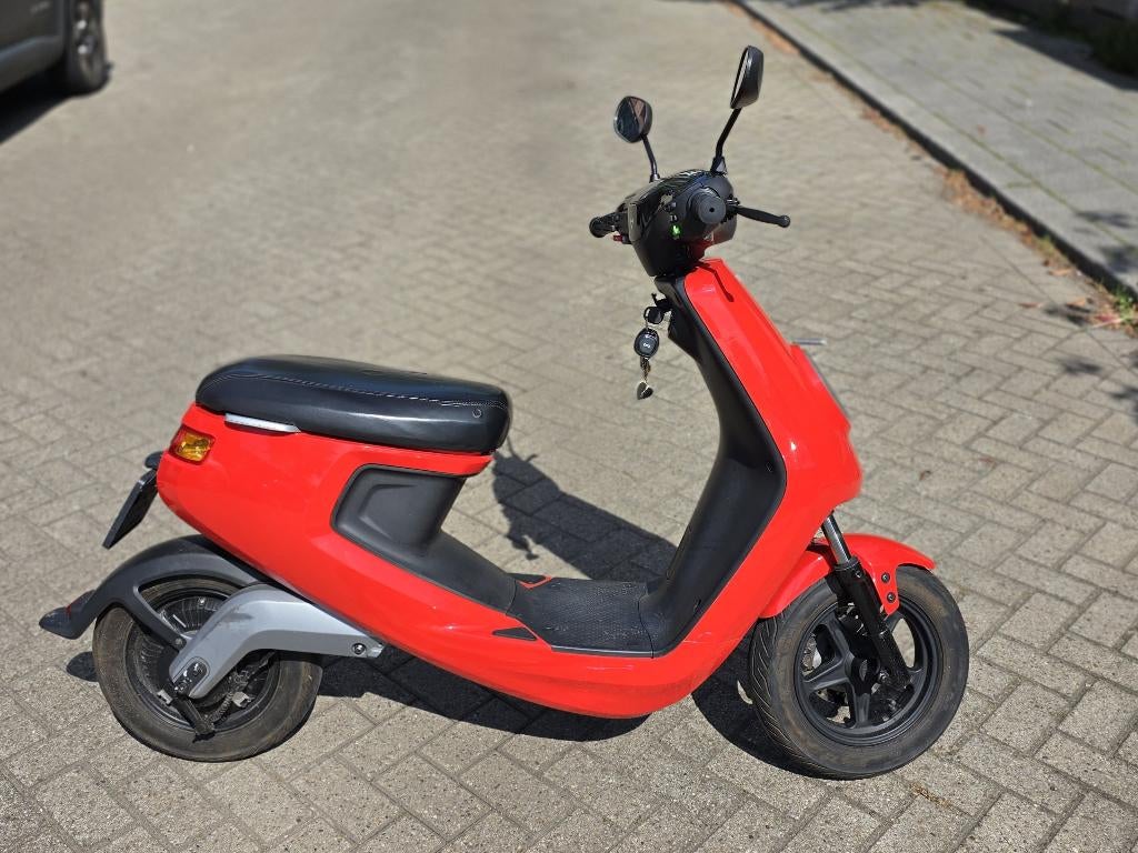Niu M1 Pro Snorscooter Rood, Fietsen en Brommers, Snorfietsen en Snorscooters, Gebruikt, Elektrisch, Ophalen, Overige merken
